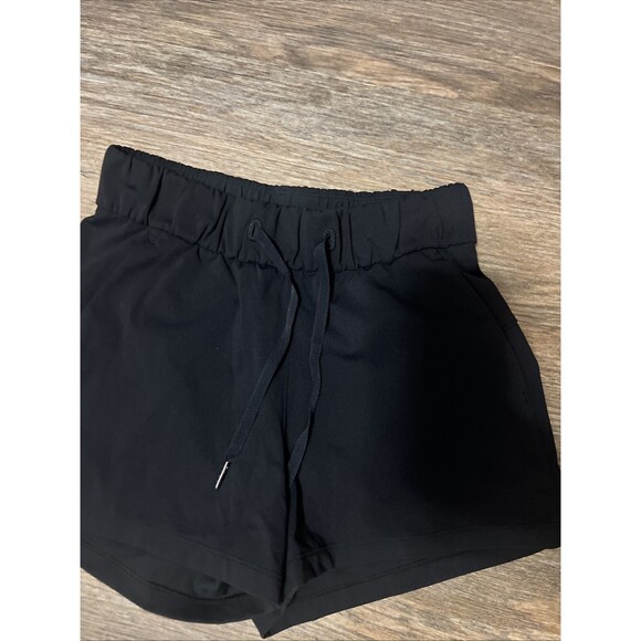 Black Lululemon On the Fly Shorts Sz 2 Luxtreme 2” Excellent Condition - Picture 2 of 11